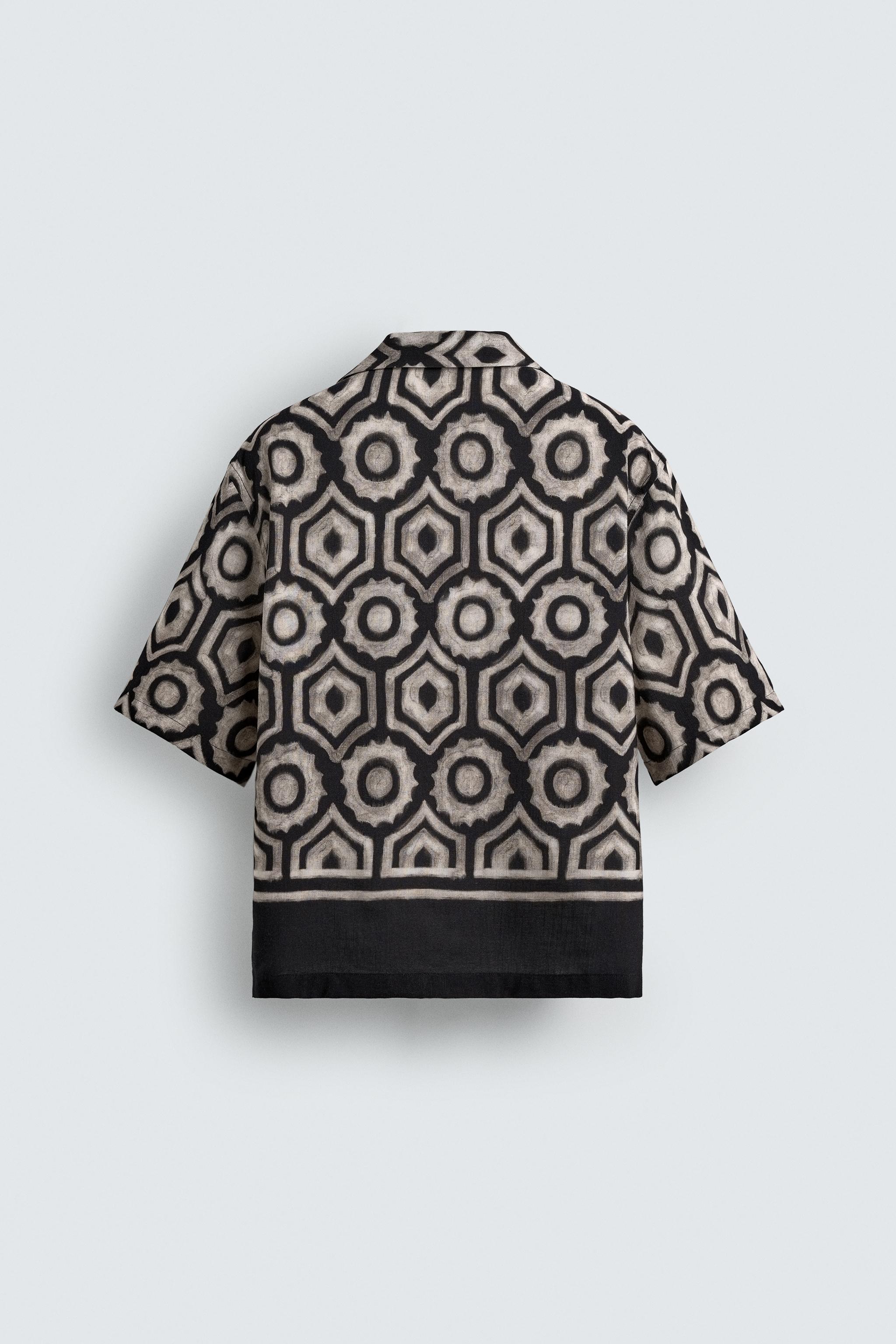 CHEMISE À IMPRIMÉ GÉOMÉTRIQUE CONTRASTÉ